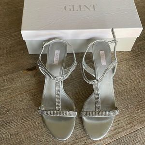 Adorable Silver rhinestone heels